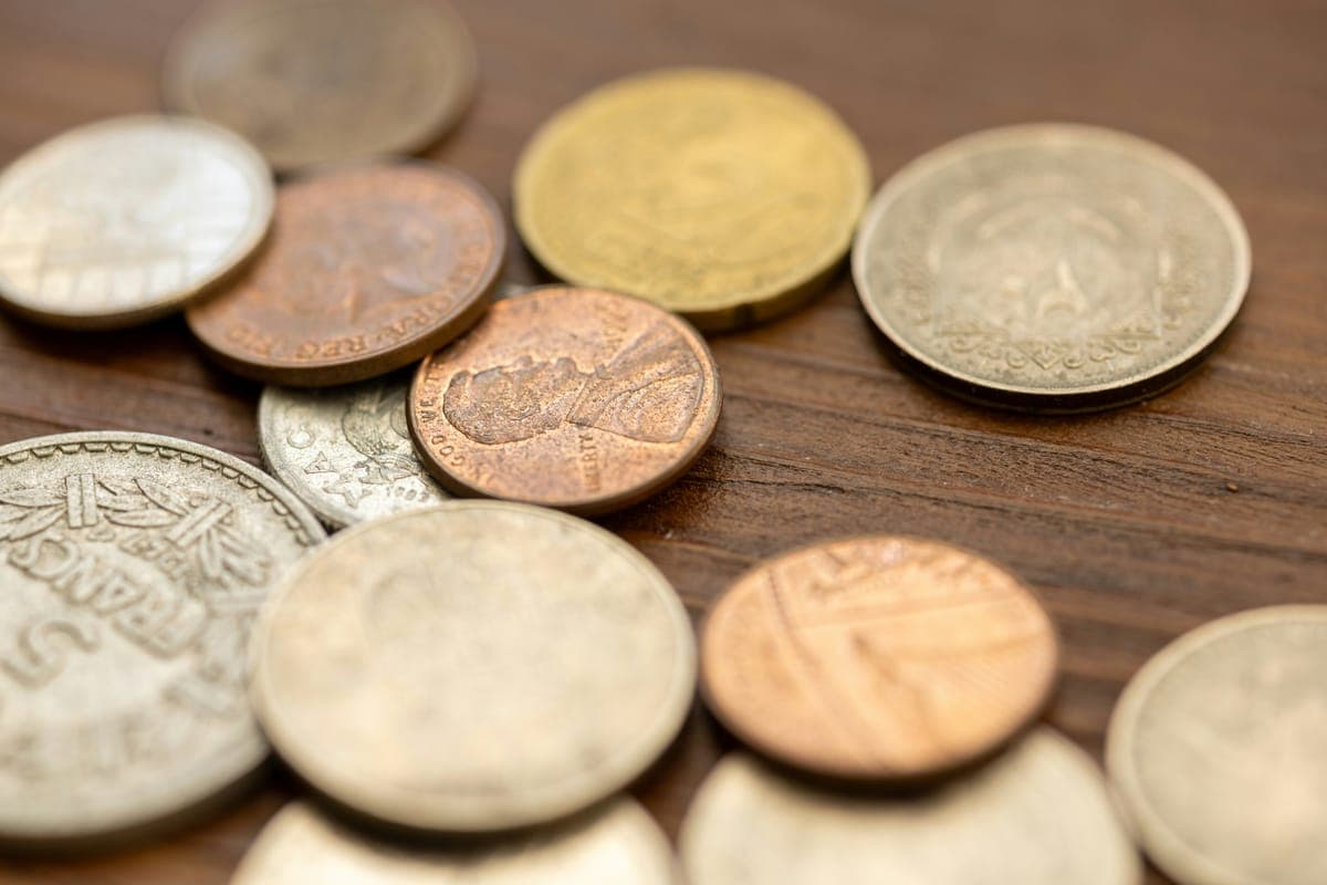 Monedas variadas de diferentes países