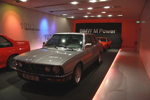 BMW M5 (E28)
